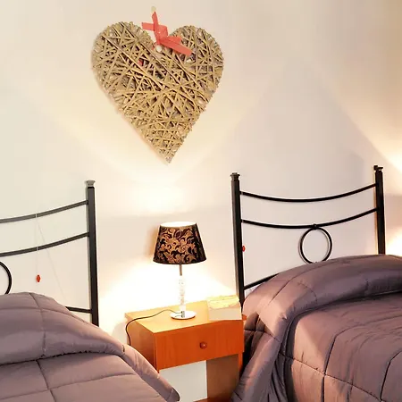 Bed & Breakfast La Grotta Greca *